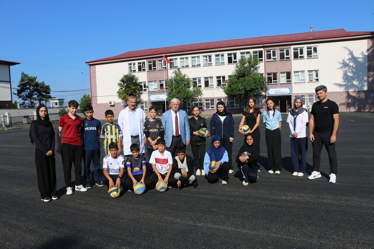 Of Milli Eğitim Müdürü Kabahasanoğlu, Kıyıcık'taki okulda incelemelerde bulundu