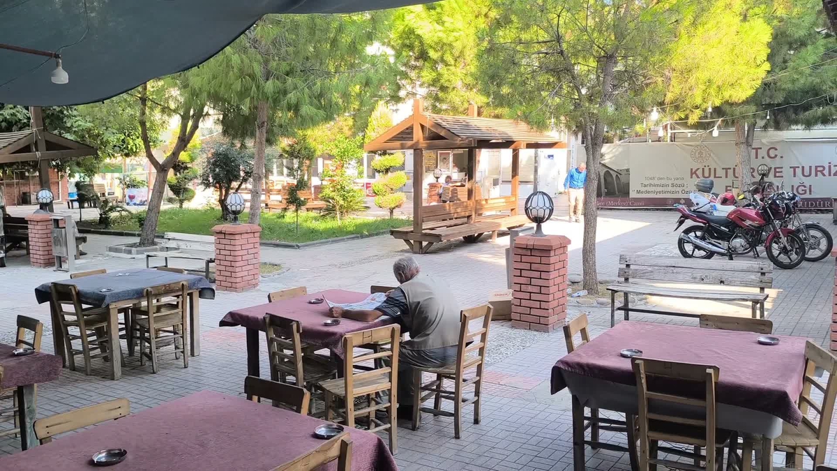 Osmaniye Kadirli'de emekli maaşı 10 gün yetiyor, 20 gün yardımla geçiniliyor