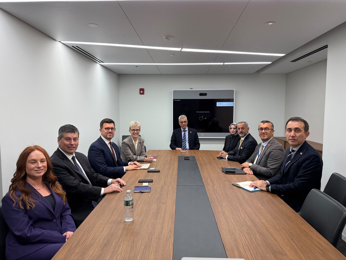 Sağlık Bakanı Memişoğlu, New York’ta GE HealthCare ile iş birliğini görüştü