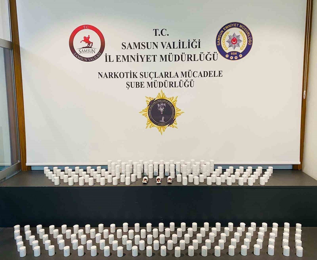 Samsun İlkadım'da 10 bin 104 sentetik ecza hap bulundu, 4 şüpheli adli işleme alındı
