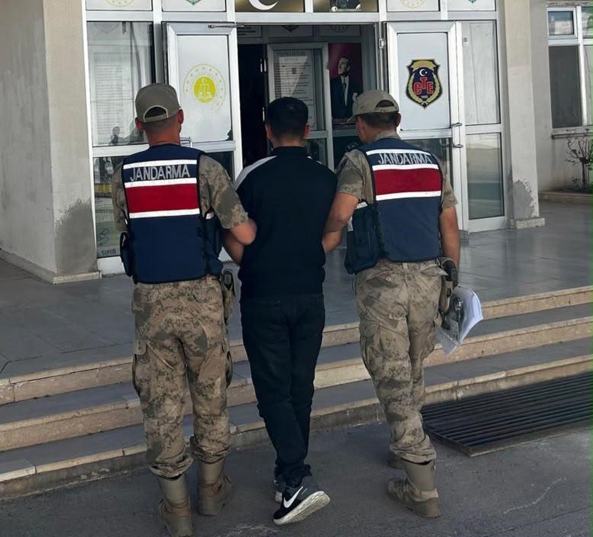 Şanlıurfa'da dolandırıcılıktan 5 yıl kesinleşmiş hapis cezası olan şahıs yakalandı