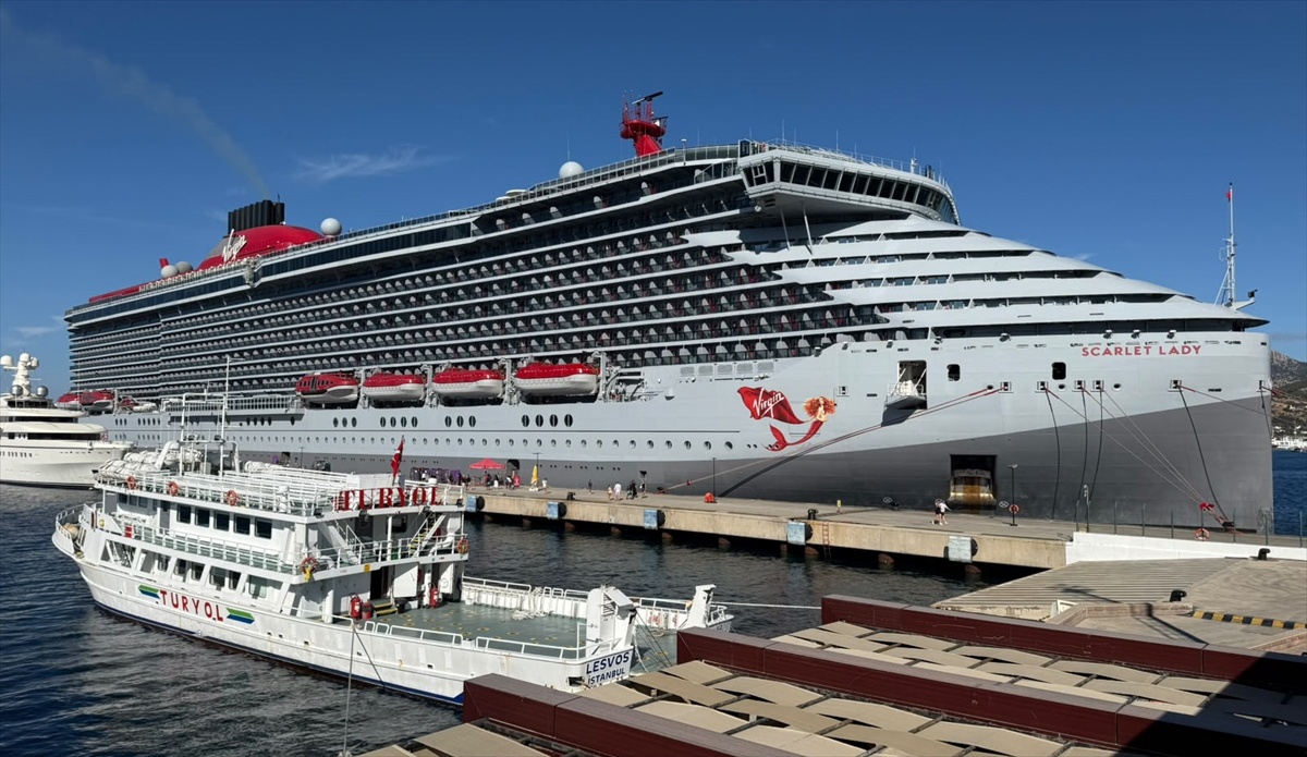 Scarlet Lady Muğla Bodrum'a 2 bin 637 turist getirdi, gemi Mykonos'a gidecek