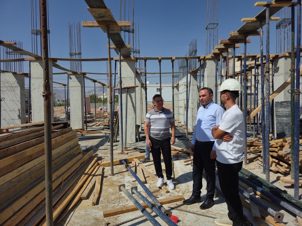 Silopi Kaymakamı Partal, 16 derslikli okul inşaatlarını inceledi