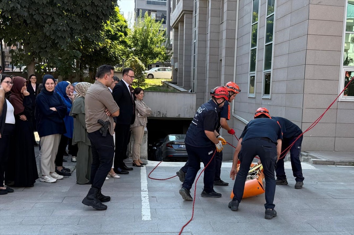 Sinop'ta Boyabat ve Durağan'daki adliyelerde deprem ve yangın tatbikatı yapıldı
