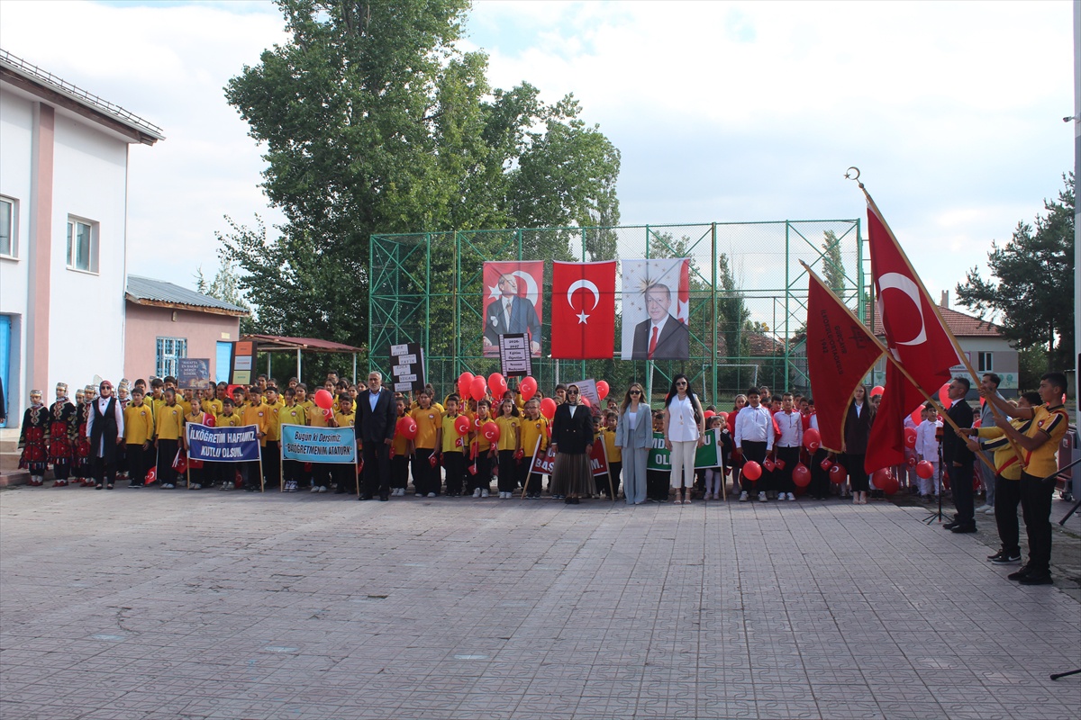Sivas Şarkışla'da İlköğretim Haftası programı Gürçayır'da düzenlendi