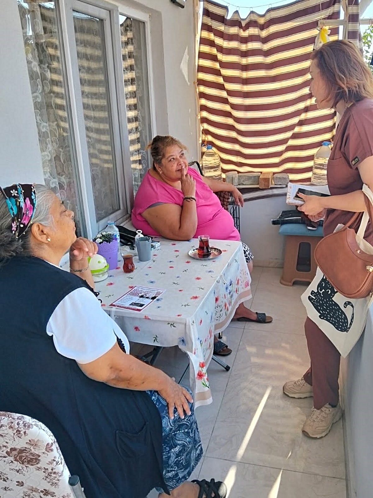 Söke'de Roman hanelere sağlık ve sosyal destek ziyareti yapıldı