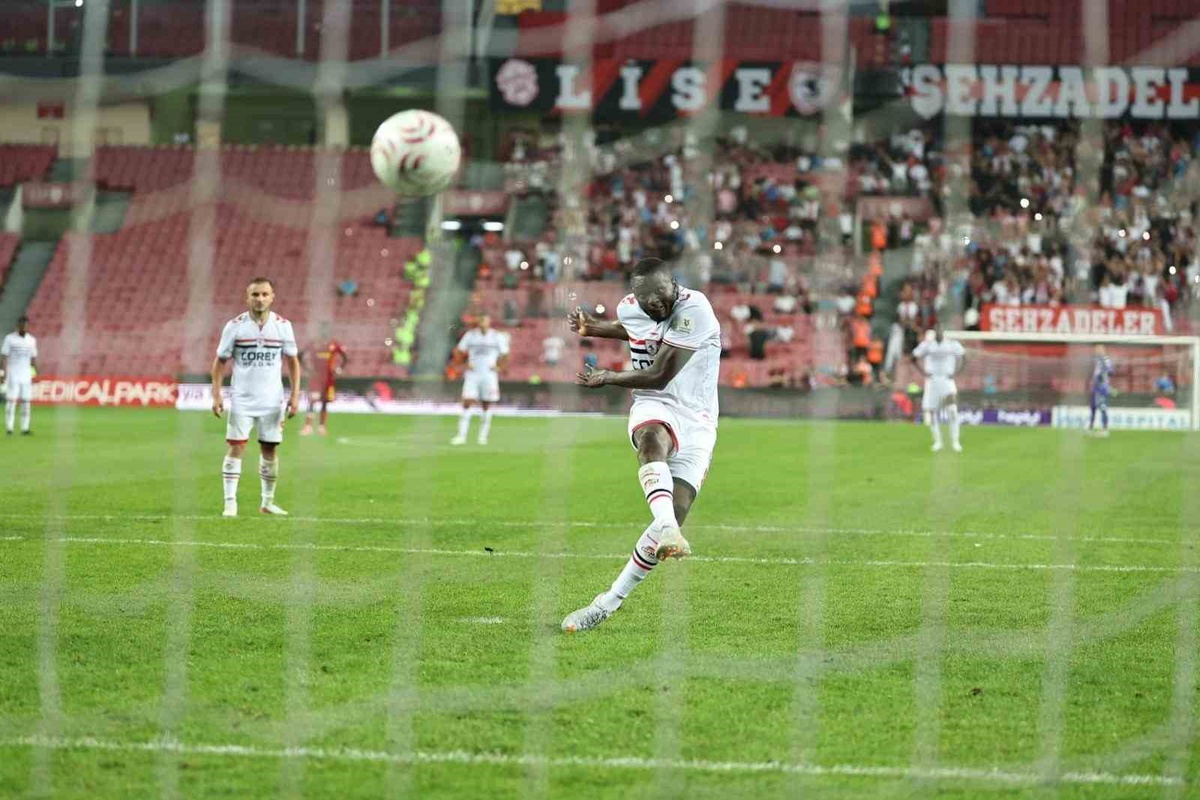 Süper Lig'de 6 haftada 19 penaltıdan 14'ü gol oldu, Göztepe 5 kez beyaz noktaya gitti