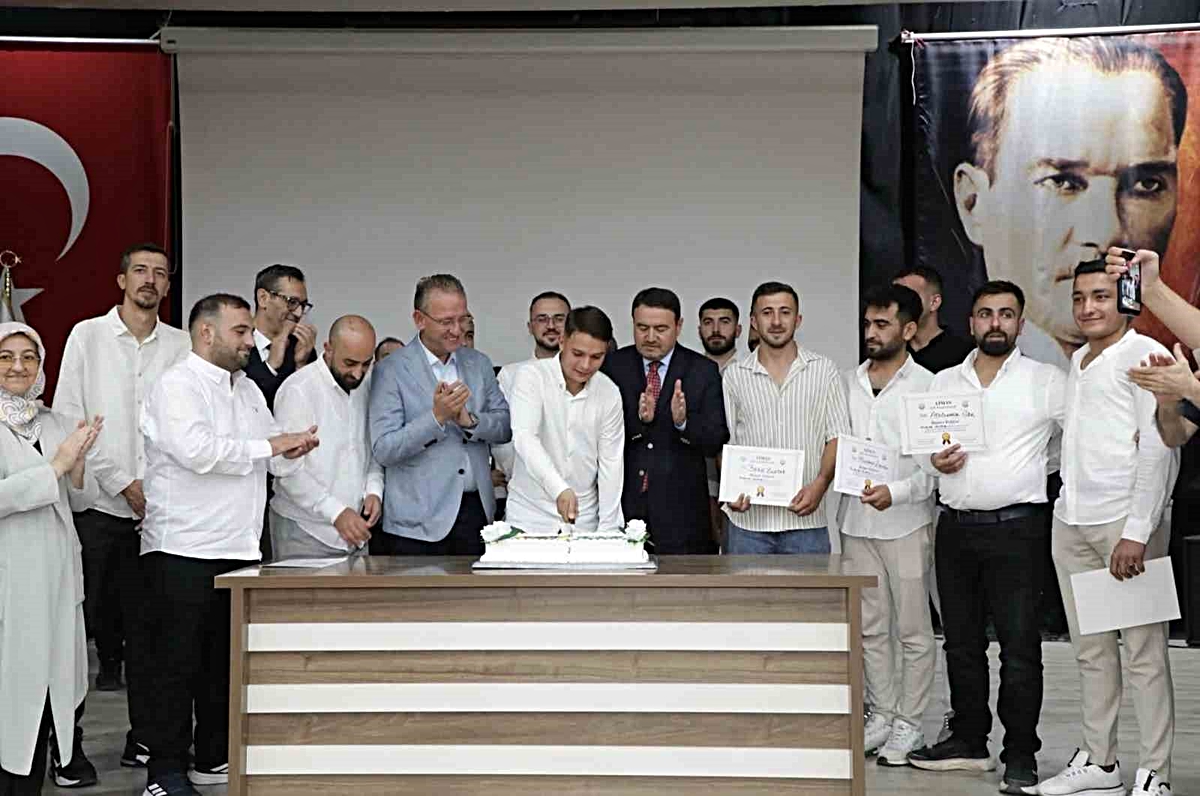 Tavşanlı'da 13 genç bağımlılıktan kurtarıldı, doktor teknoloji ve kumara karşı uyardı
