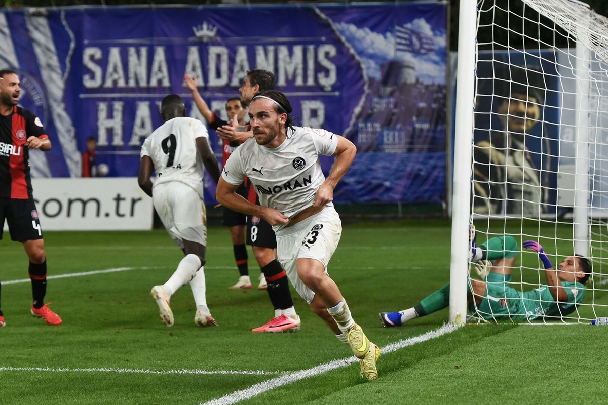 Trendyol 1'inci Lig'de Manisa FK'da yabancı oyuncular 12 golün 11'ini kaydetti