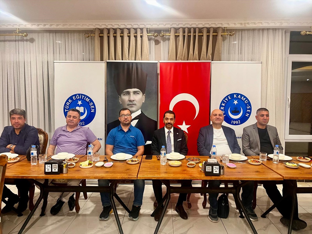 Türk Eğitim-Sen'li İşcan, Gaziantep'te üniversite çalışanlarının taleplerini dinledi