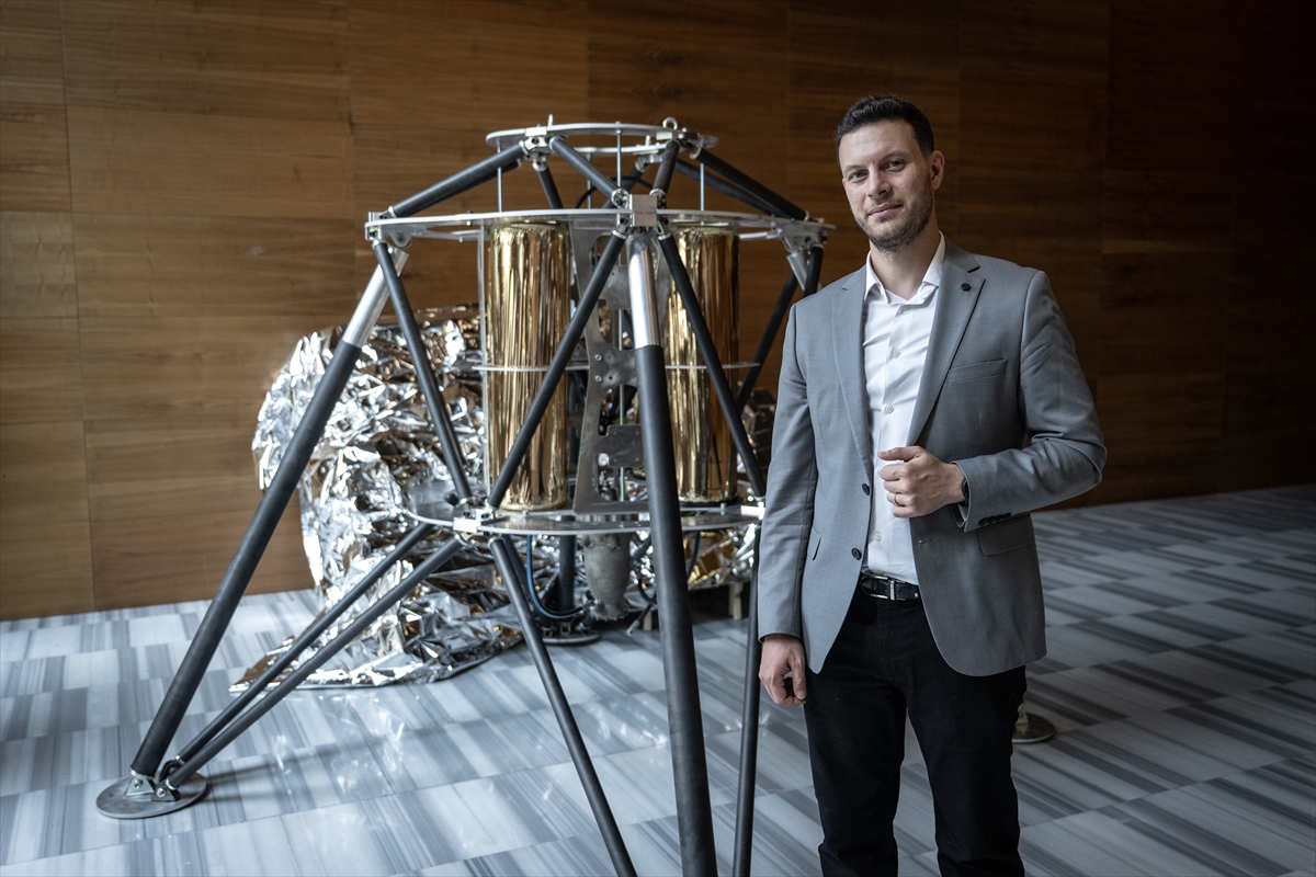 TURKUZAYSAN, Ay'a dikey iniş test aracı prototipini tamamlayıp Teknopark'ta tanıttı