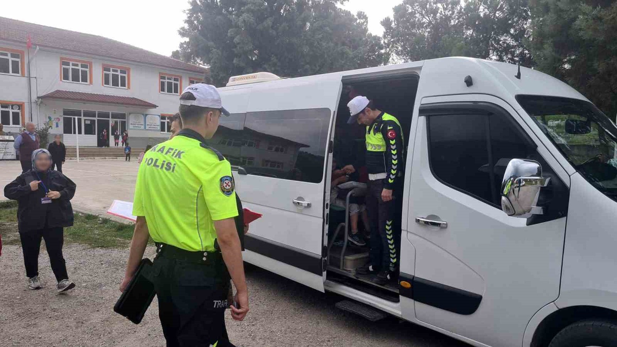 Zonguldak'ta okul servis araçlarına yönelik denetimler eğitim yılı boyunca sürecek