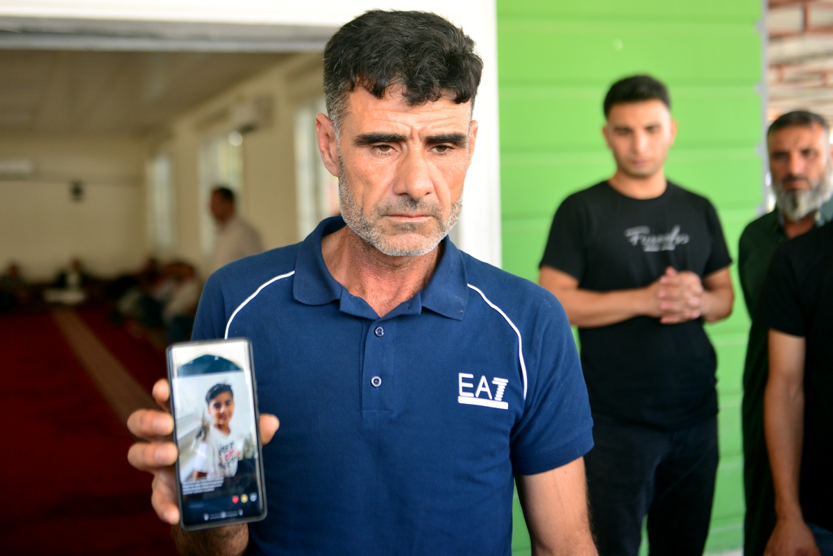 Adana’da silahlı kavgada otomobile isabet eden kurşunla 9 yaşındaki çocuk öldü