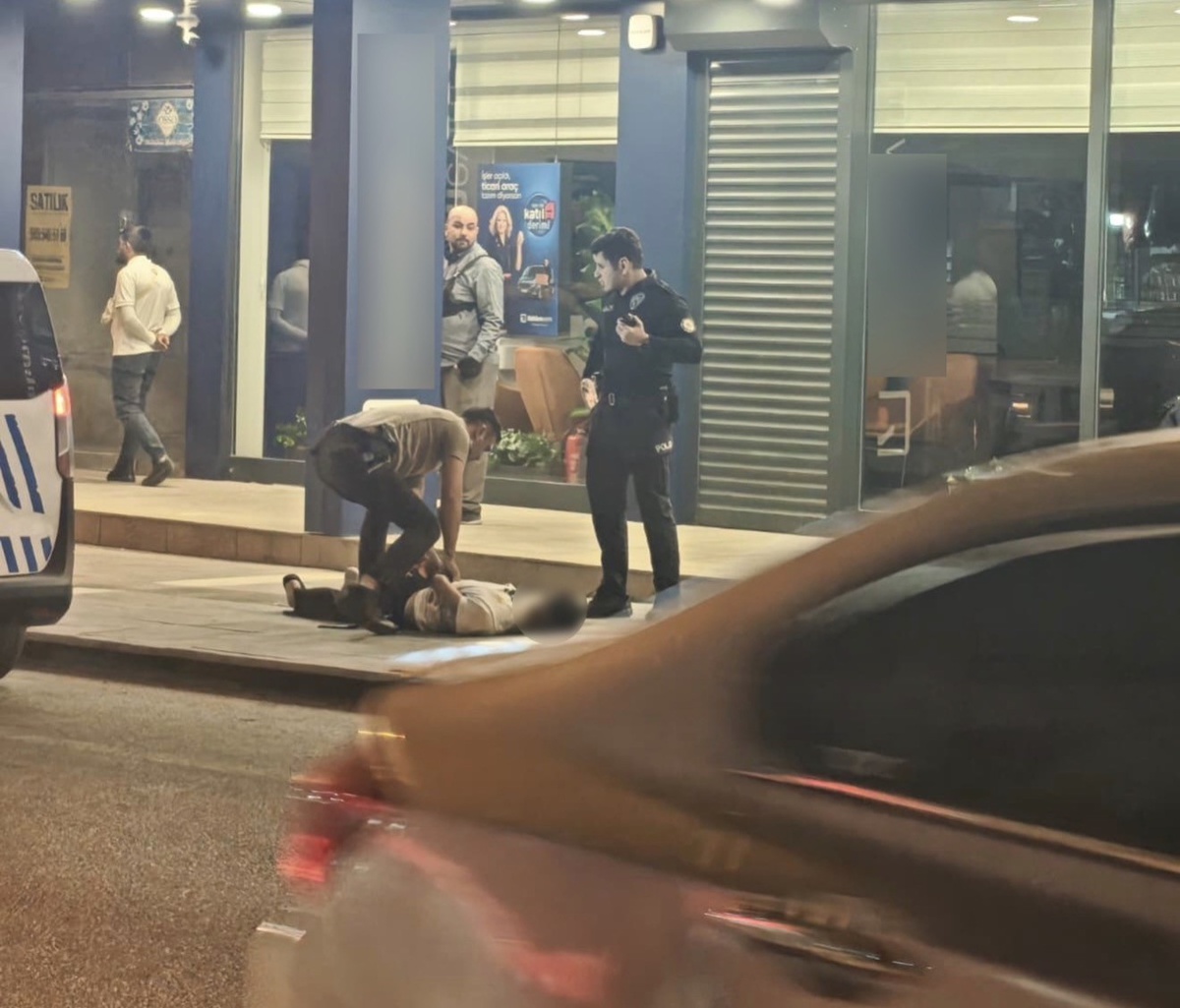 Adıyaman'da iki grubun kavgasında 1 kişi yaralandı, 3 kişi gözaltına alındı.