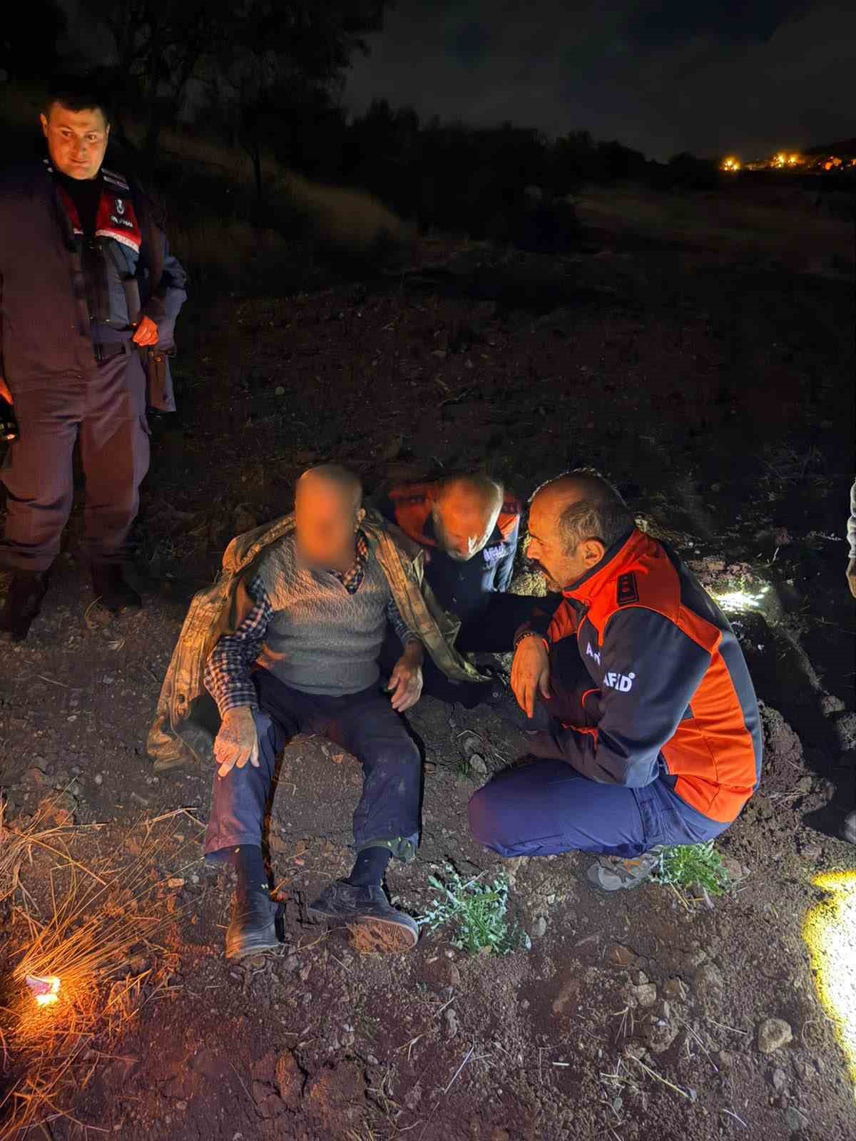 AFAD ve jandarma, Burdur Yeşilova'da 90 yaşındaki alzaymır hastasını 3 saatte buldu