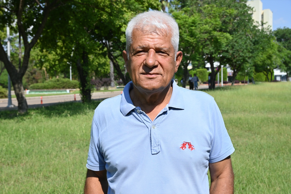 Antalya Körfezi'nde 50-60 gramlık çizgili papaz balığı tespit edildi