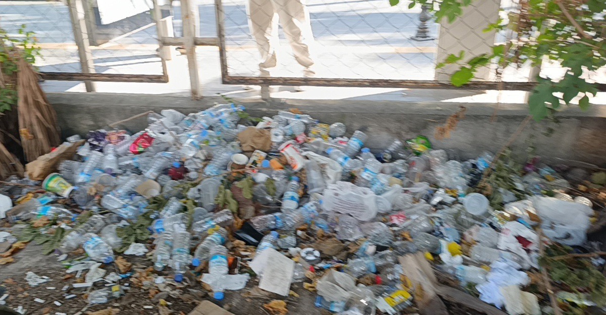 Antalya Manavgat'ta eski Tarım İlçe Müdürlüğü arazisi çöplüğe dönüştü