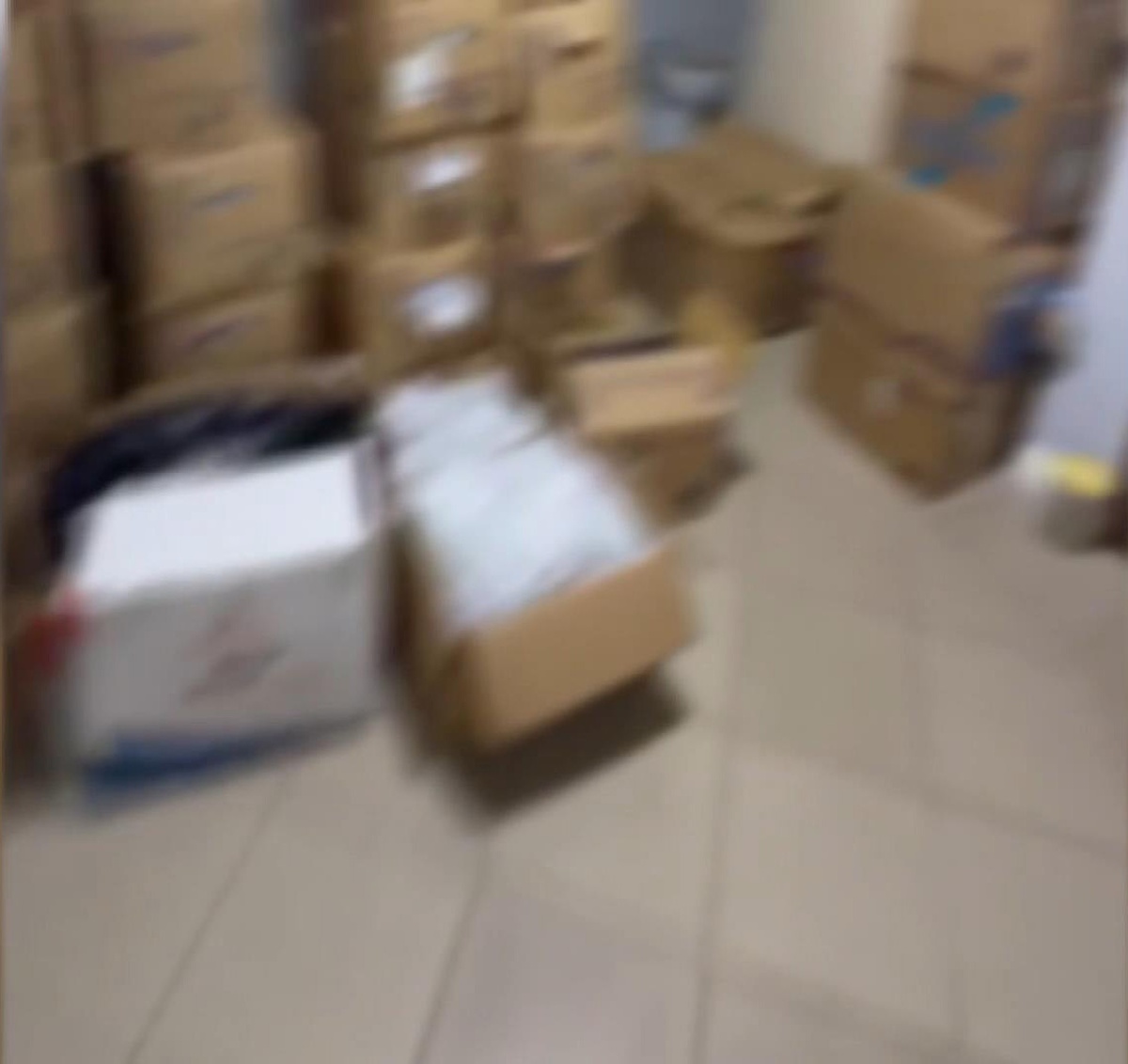 Ataşehir'de kaçak ilaç satışına yönelik polis operasyonunda 3 şüpheli gözaltına alındı