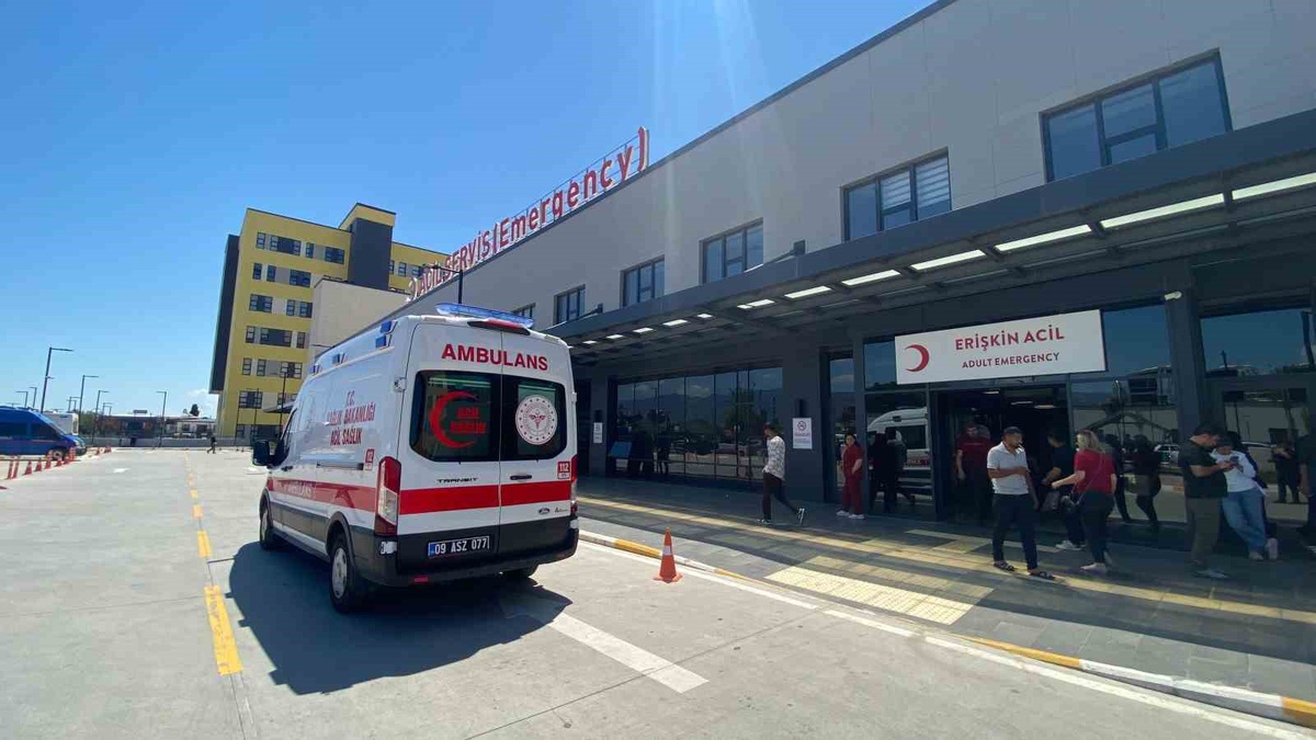 Aydın Efeler'de karşıya geçmek isteyen kadın, aracın çarpmasıyla hayatını kaybetti