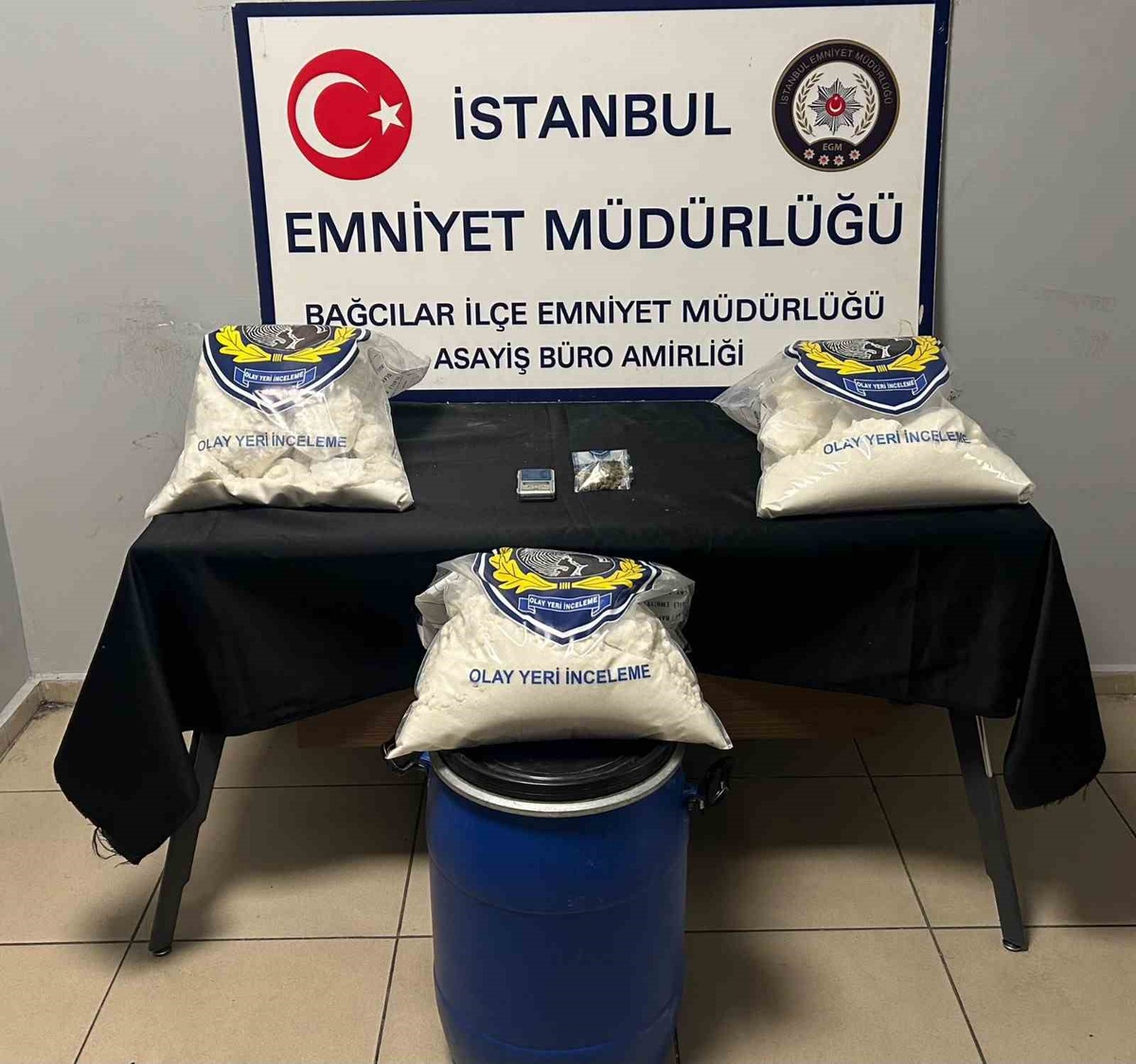 Bağcılar’da depo operasyonunda 22 kilo 970 gram uyuşturucu ham maddesi ele geçirildi