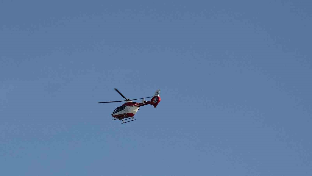 Bahçesaray'dan H.D. perikardit tanısıyla helikopter ambulansla Van'a sevk edildi