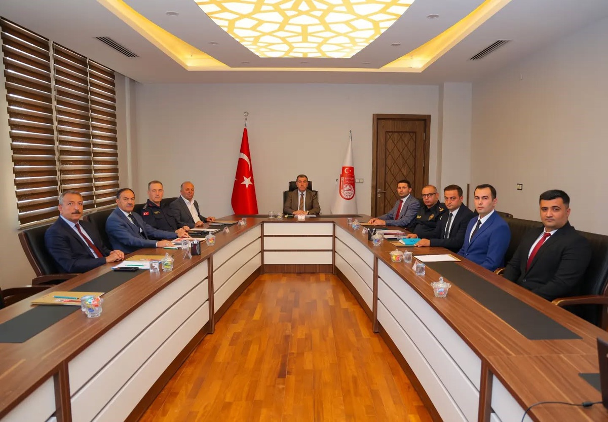 Bayburt Valisi Mustafa Eldivan başkanlığında üniversite güvenlik toplantısı yapıldı