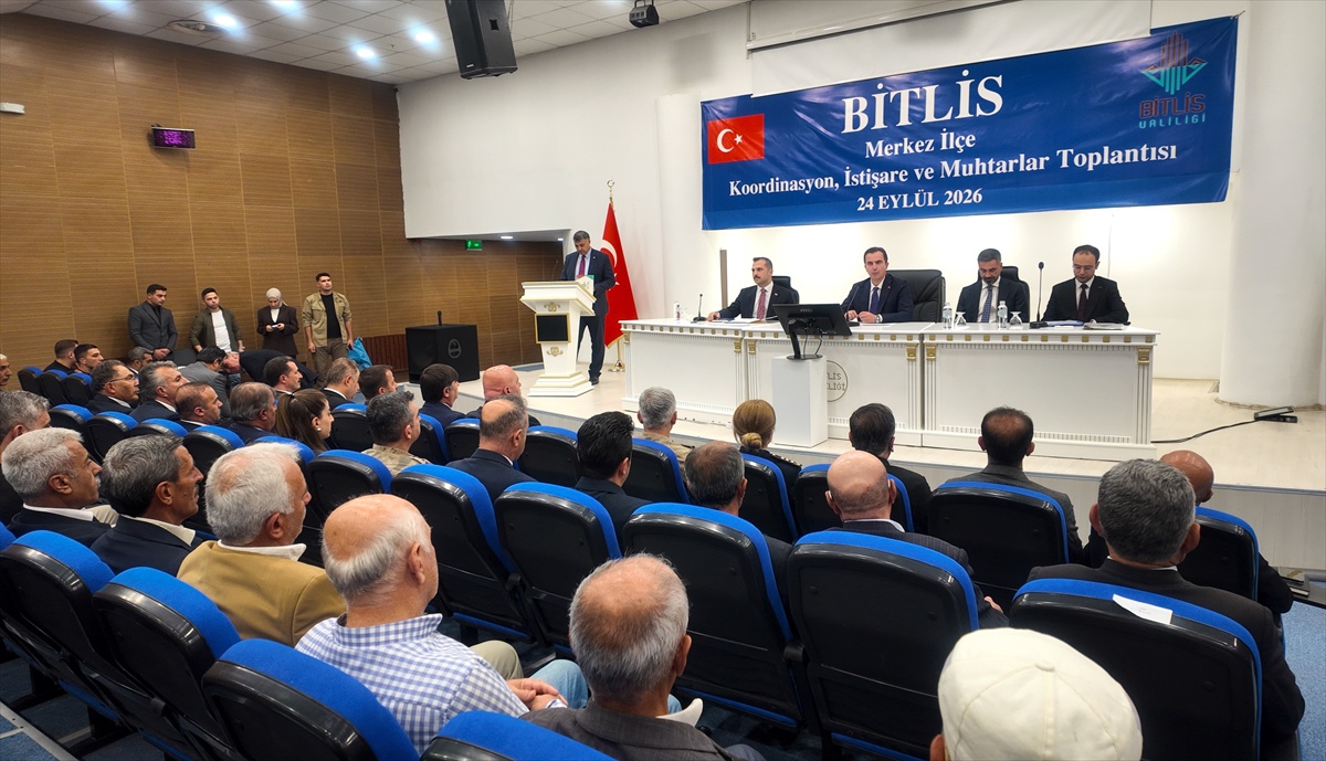 Bitlis Valisi Karakaya, muhtarlarla kent yatırımlarını ve ihtiyaçları görüştü