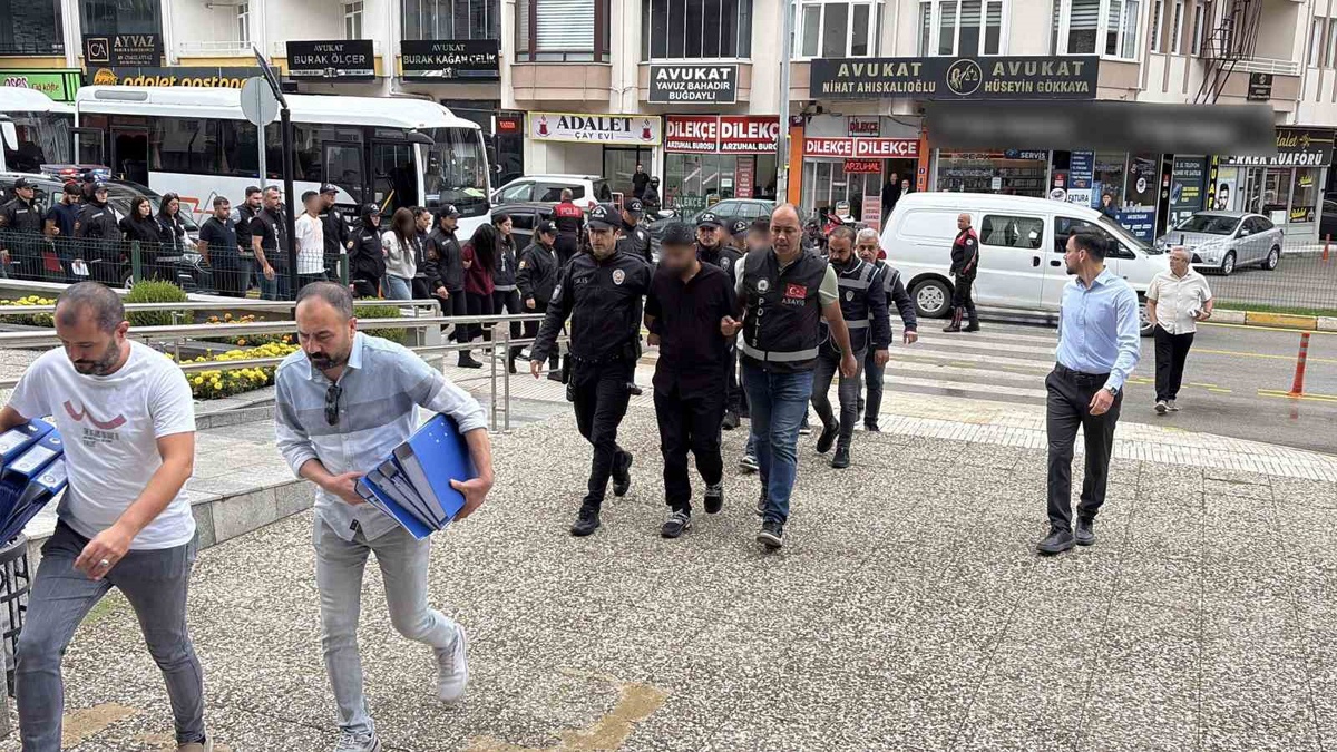 Çorum merkezli operasyonda araç satanları dolandıran 18 şüpheli gözaltına alındı