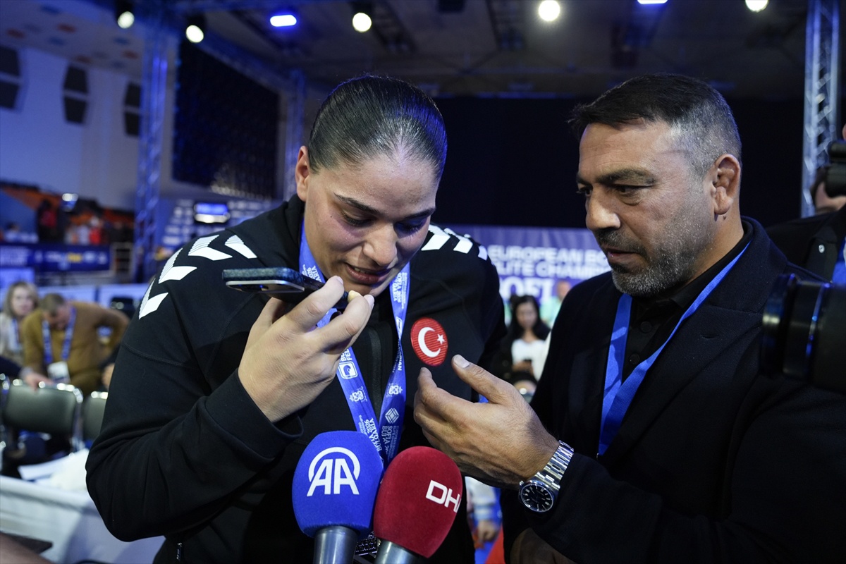 Cumhurbaşkanı Erdoğan, Avrupa şampiyonu Havvanur Kethüda'yı tebrik etti