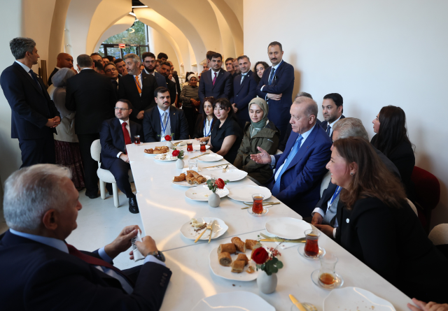 Erdoğan, New York'ta kafede vatandaşlarla buluştu