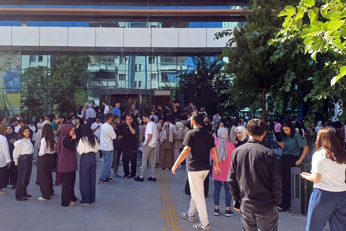 Doğu ve Güneydoğu'daki illerimizi sallayan deprem! AFAD şiddetini açıkladı