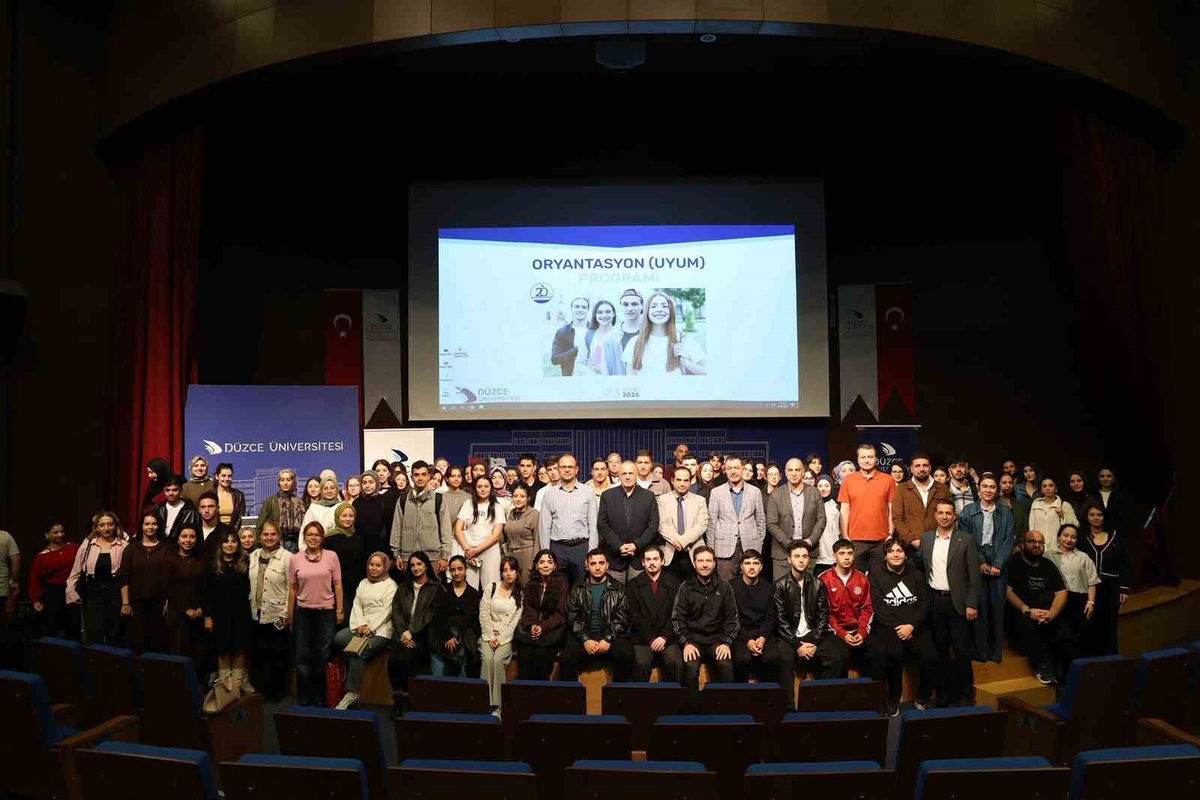 Düzce Üniversitesi'nde yeni öğrencilere iki günlük oryantasyon programı düzenlendi