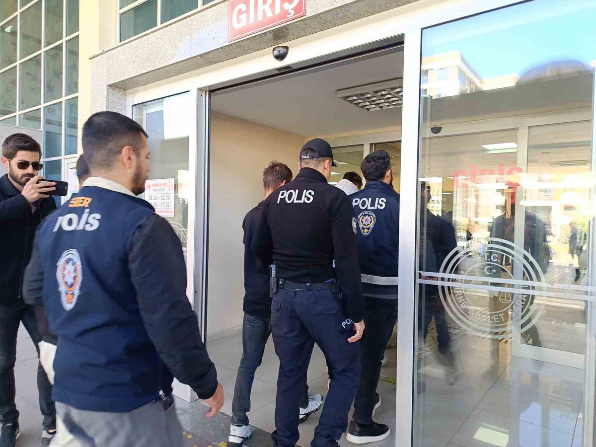 Edirne'de 274 milyon liralık yasa dışı bahis operasyonunda 7 şüpheli adliyeye sevk edildi