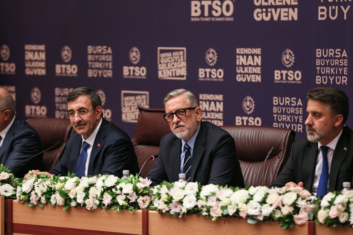 Efkan Ala Bursa'da Terörsüz Türkiye'ye desteğin yüzde 80'i aştığını söyledi