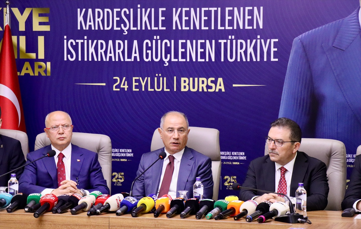 Efkan Ala, Bursa'da Türkiye'nin en güçlü 10 ülke arasına gireceğini söyledi