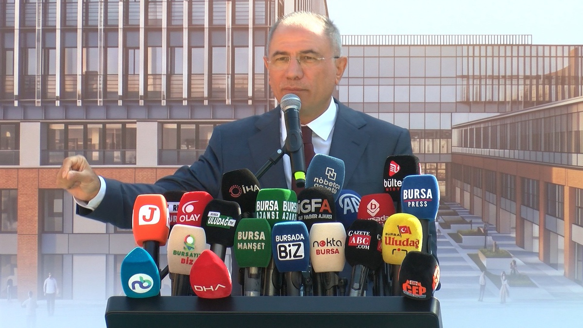 Efkan Ala, Yıldırım'da belediyeciliği tanıdıklarına hizmet aracı görenleri eleştirdi