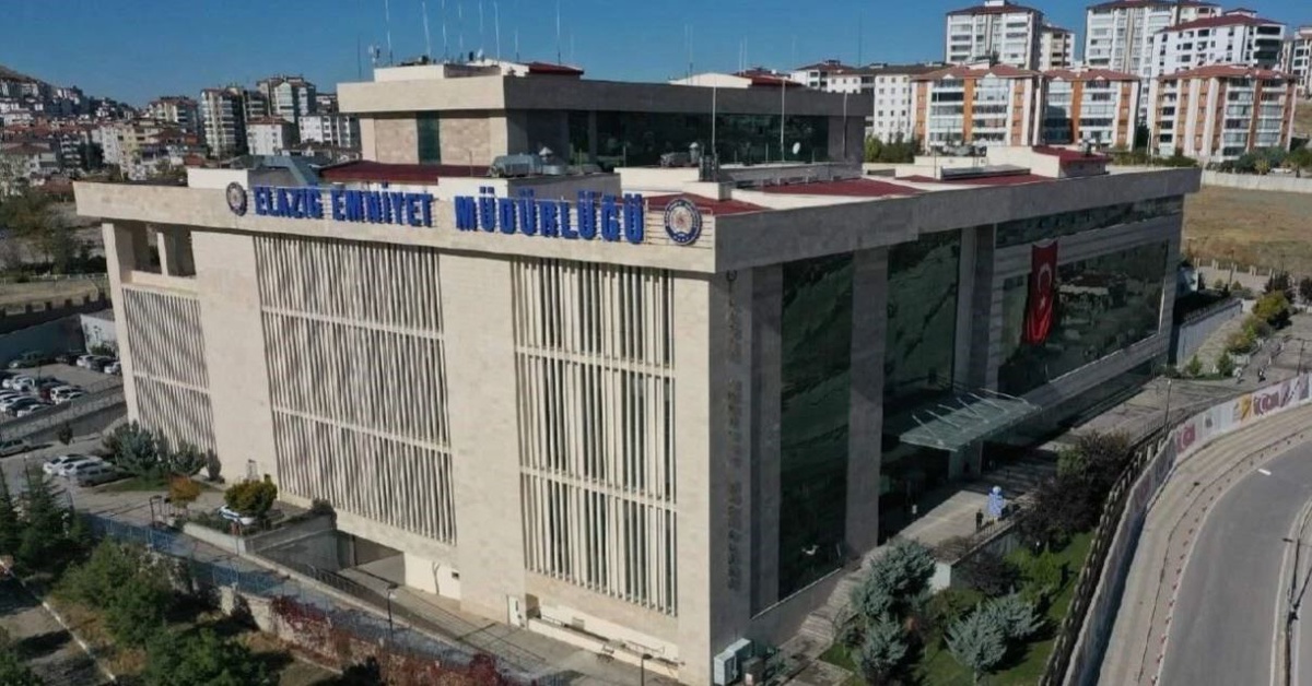 Elazığ'da polisten kaçan ehliyetsiz motosikletliye 326 bin lira ceza kesildi