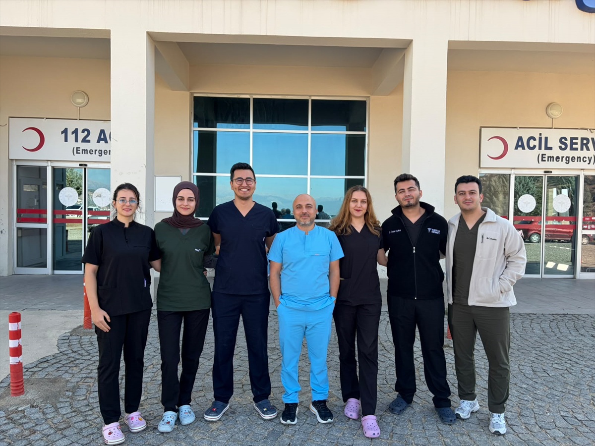Elmalı Devlet Hastanesi'nde 11 yeni hekim acil serviste göreve başladı