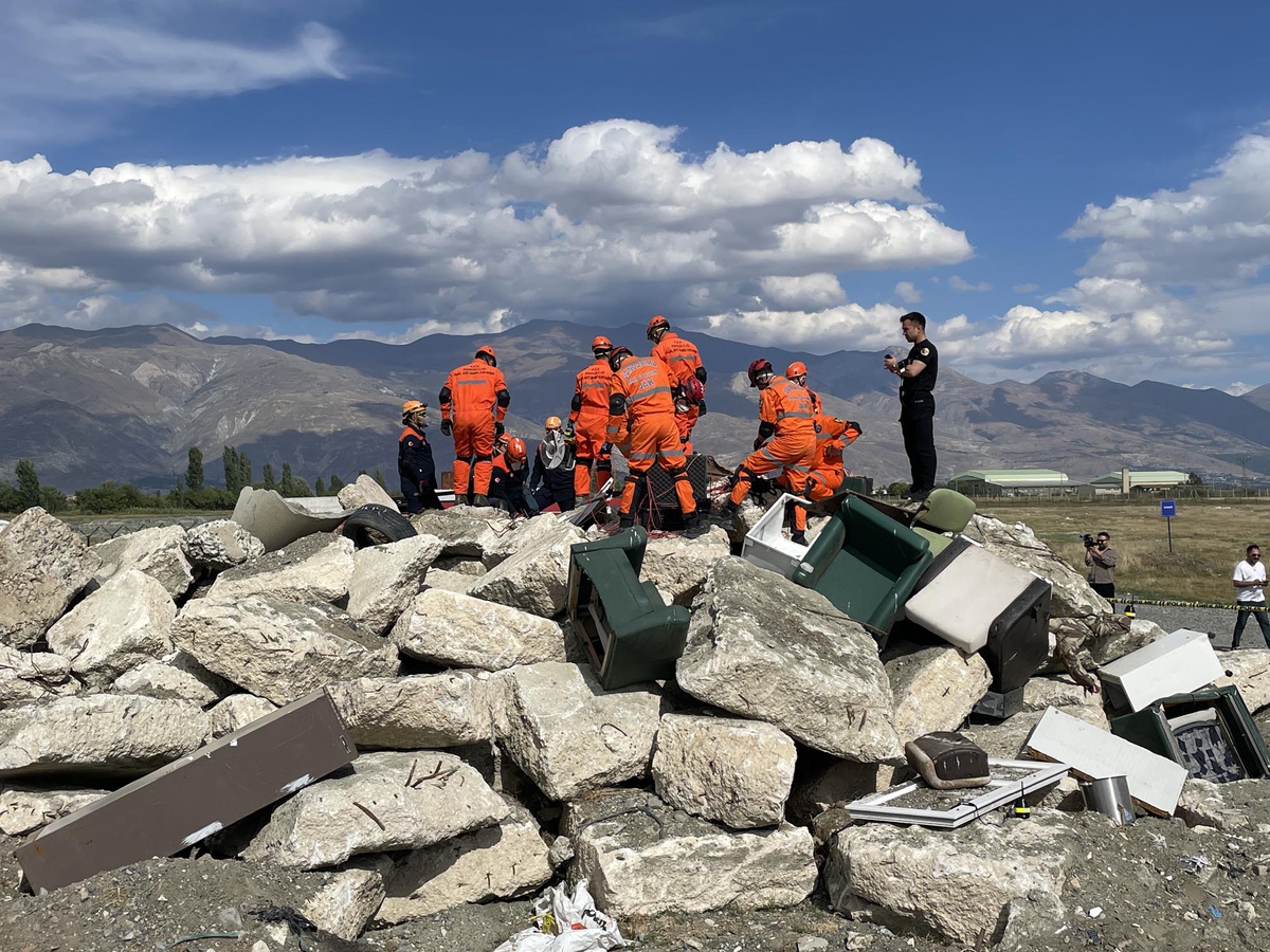Erzincan merkezli 6.9'luk deprem tatbikatına 4 ilde 1052 personel ve 207 araç katıldı