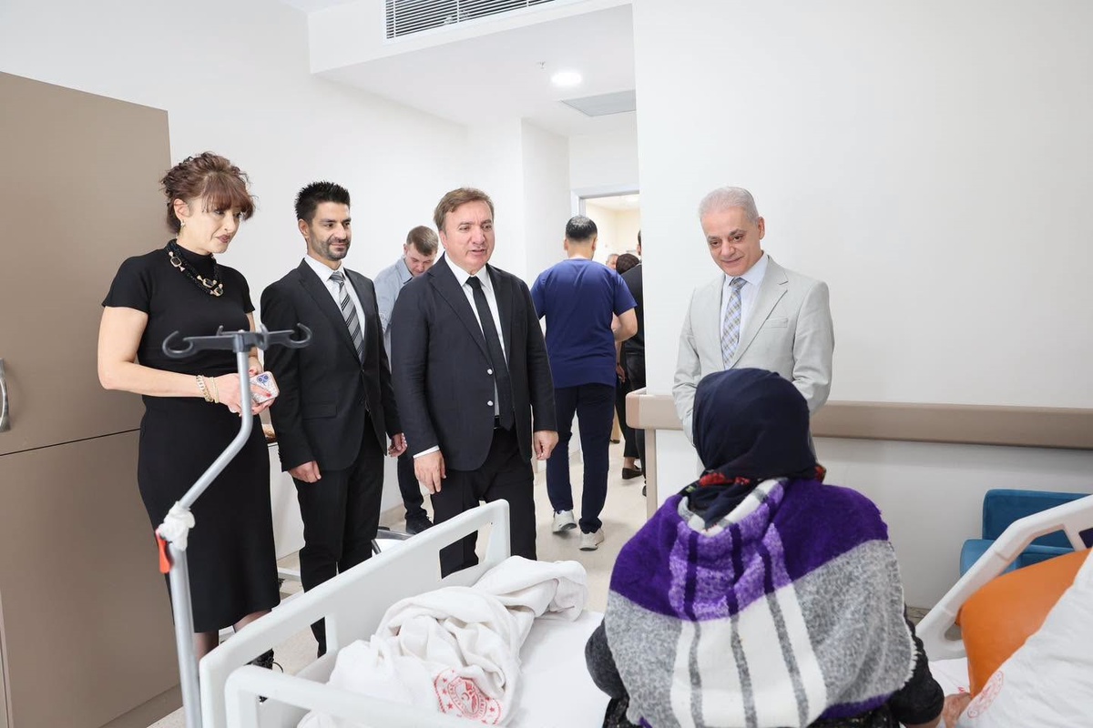 Erzincan Valisi Aydoğdu, Mengücek Gazi Hastanesi’nde hastaları ziyaret etti