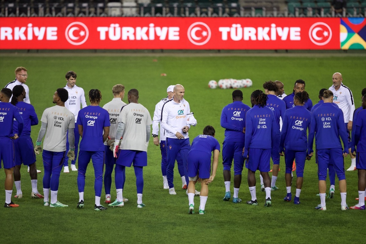Fransa, A Milli Futbol Takımı maçı öncesi Kocaeli'de hazırlıklarını tamamladı