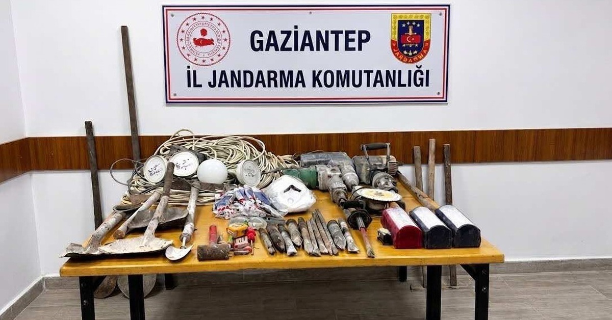 Gaziantep Nurdağı'nda define kazısı yapan 4 şahıs ormanlık alanda yakalandı