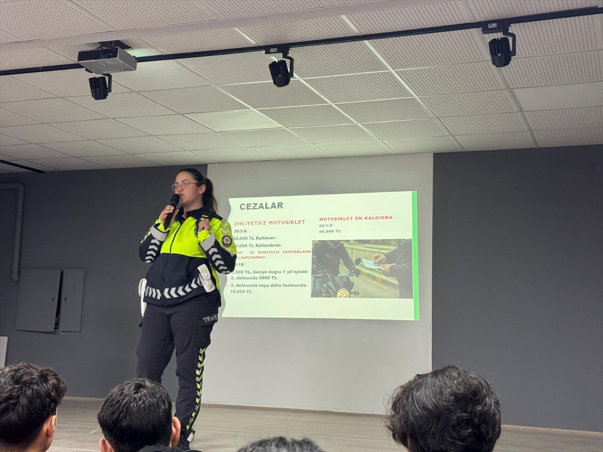 Gazipaşa'da polis, Kask Candır projesiyle iki tekerli sürücüleri bilgilendirdi