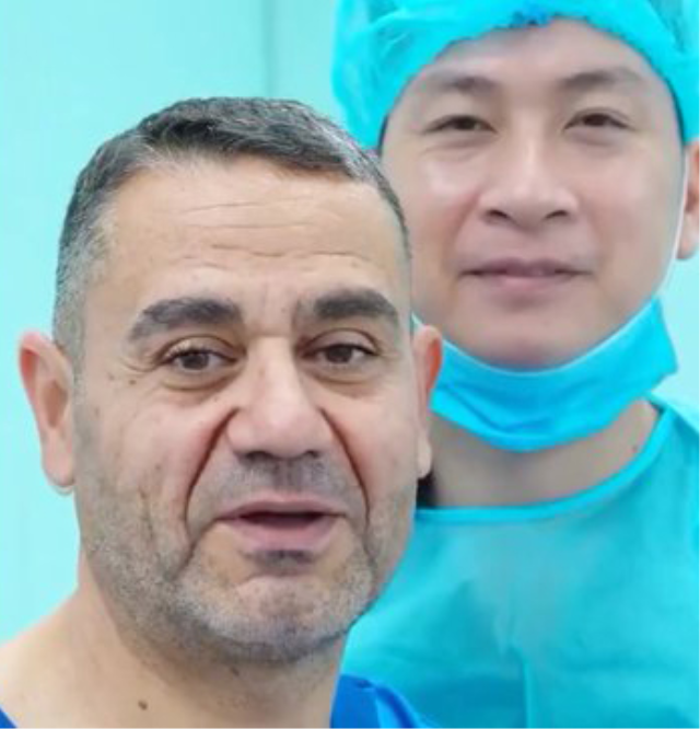 58 Yaşındaki Kişi Vietnam'da Gençleşme Amacıyla Estetik Operasyon Geçirdi