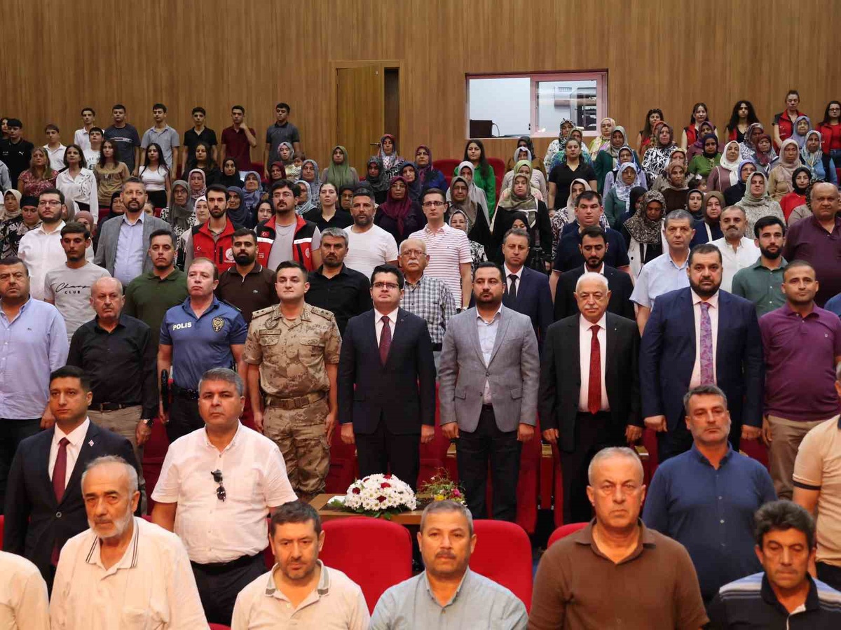 Hatay Arsuz'da Mevlid-i Nebi programında aile ve güzel ahlakın önemi anlatıldı