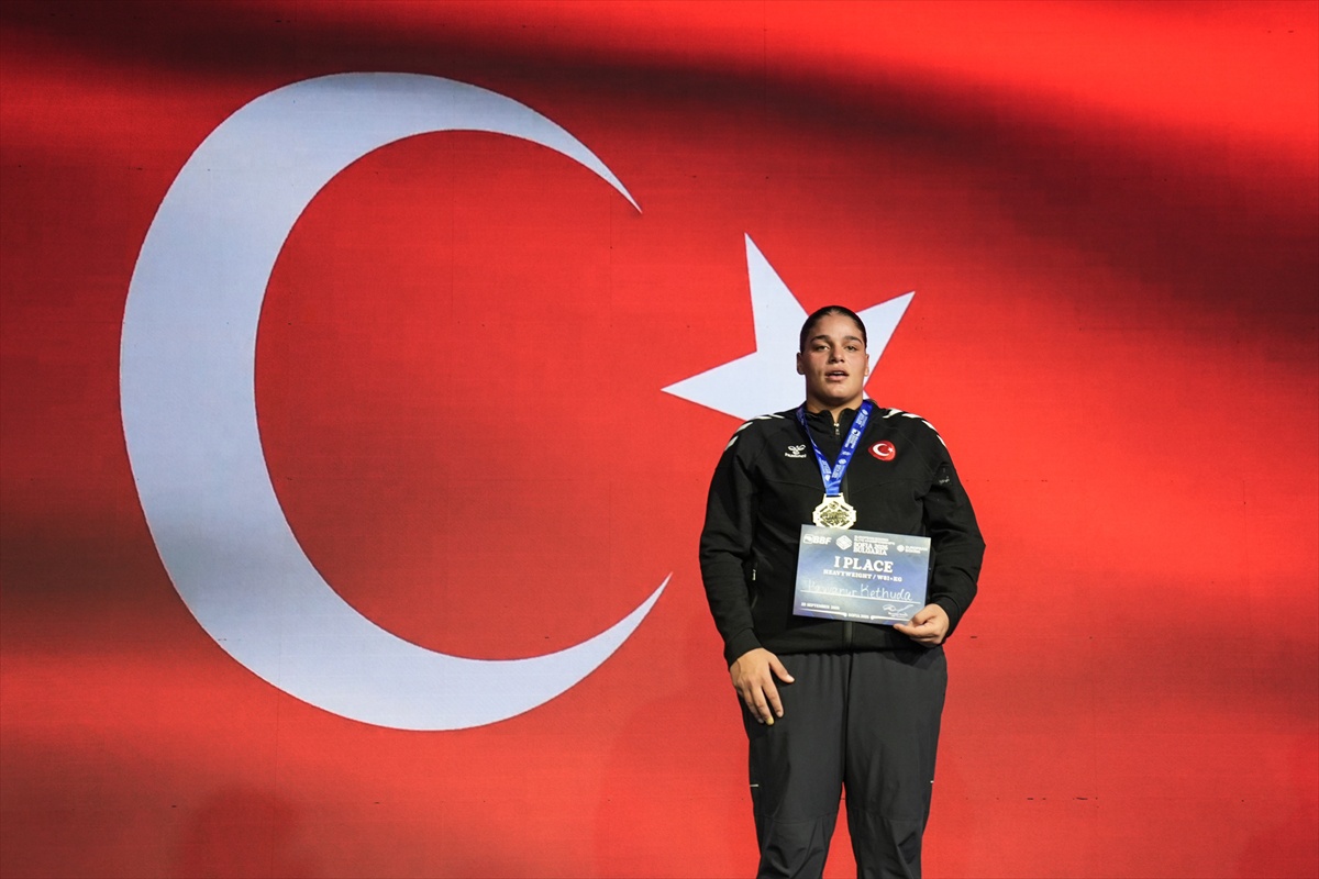 Havvanur Kethüda, 2026 Avrupa Boks Şampiyonası'nda altın madalya kazandı