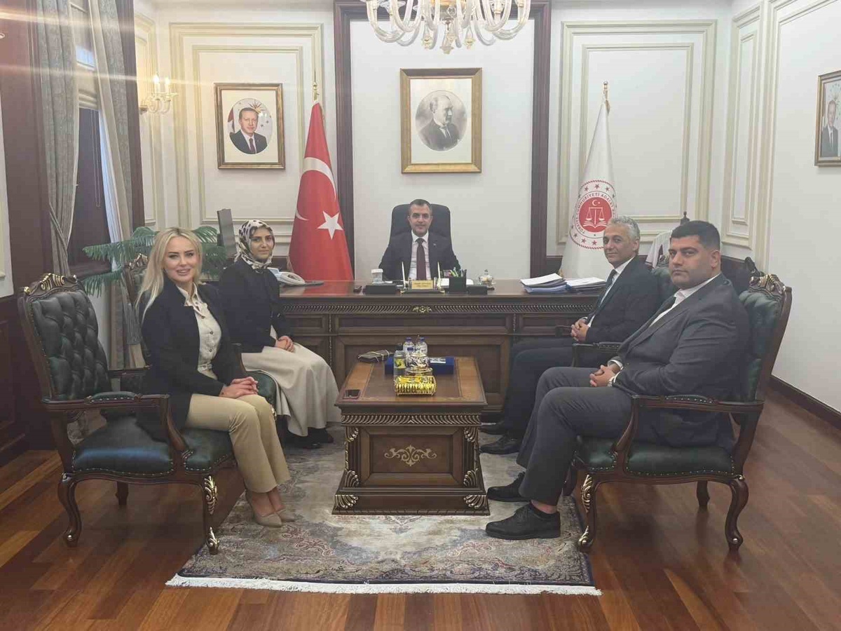 HEKİMSEN, Adalet Bakan Yardımcısı Aydoğdu’ya Hekimlik Meslek Kanunu’nu anlattı
