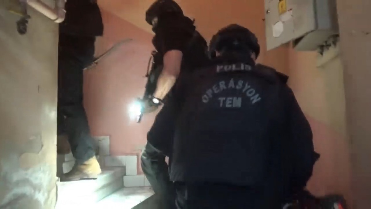 İstanbul'da DEAŞ ve El Kaide ile irtibatı belirlenen 11 şüpheli gözaltına alındı
