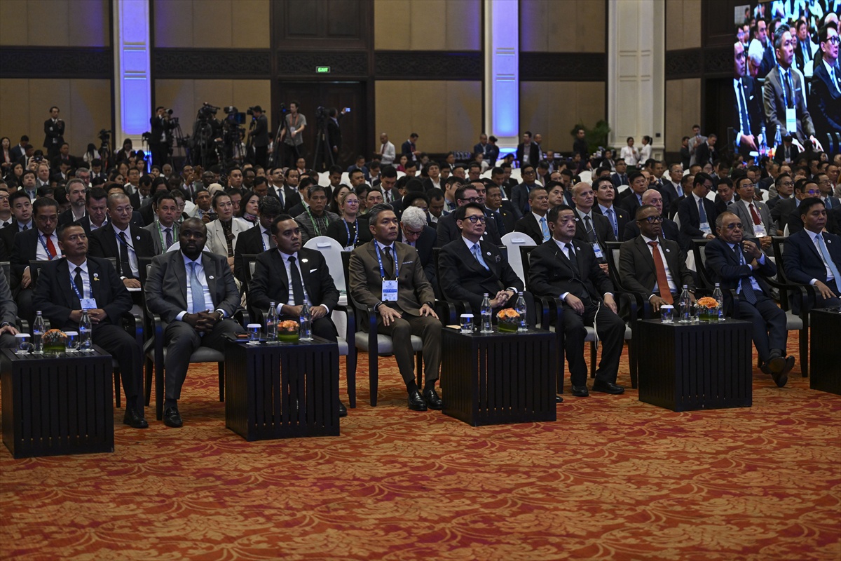 Kamboçya'da çevrim içi dolandırıcılık konferansı uluslararası işbirliğine odaklandı