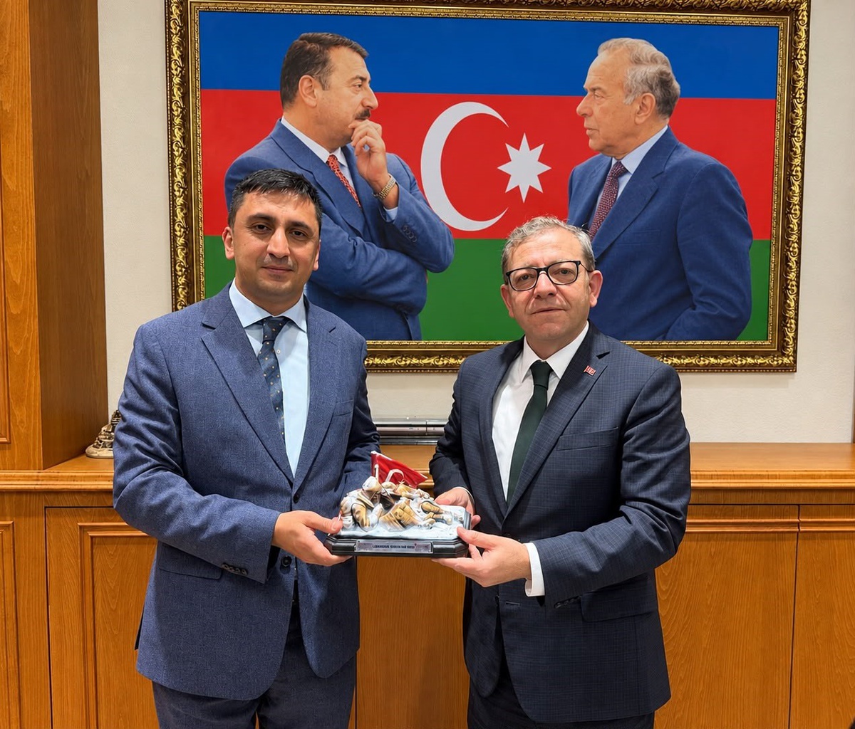Kars Valisi Polat, Azerbaycan Başkonsolosu Zeynalov'a hayırlı olsun diledi